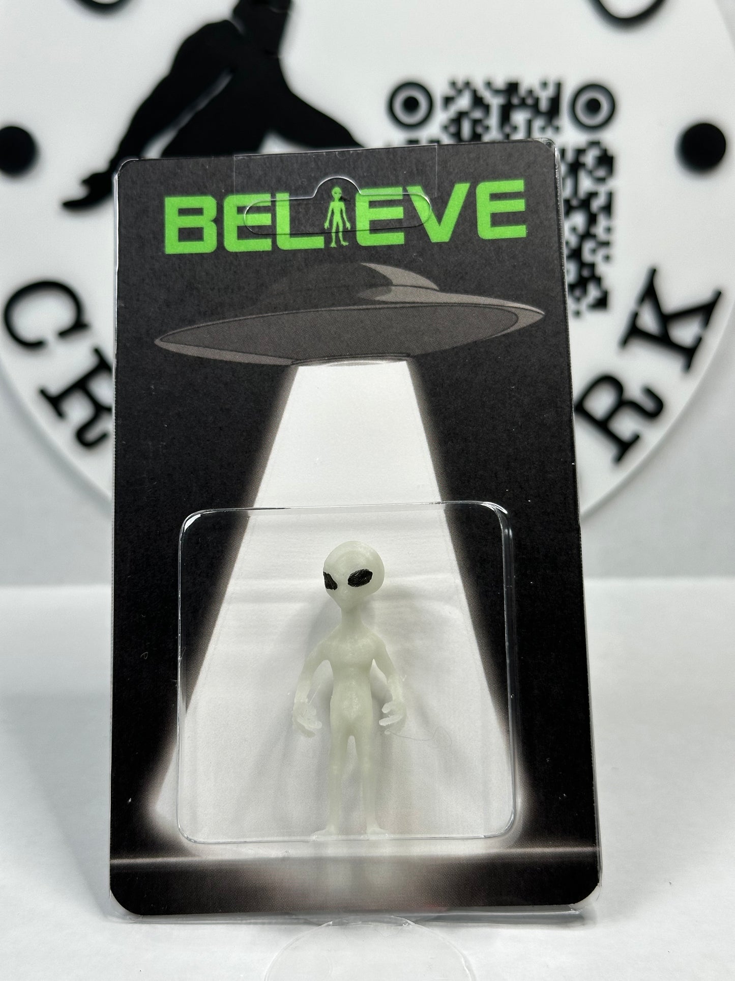Glow Alien UFO Believe Custom Carded Miniature Figure